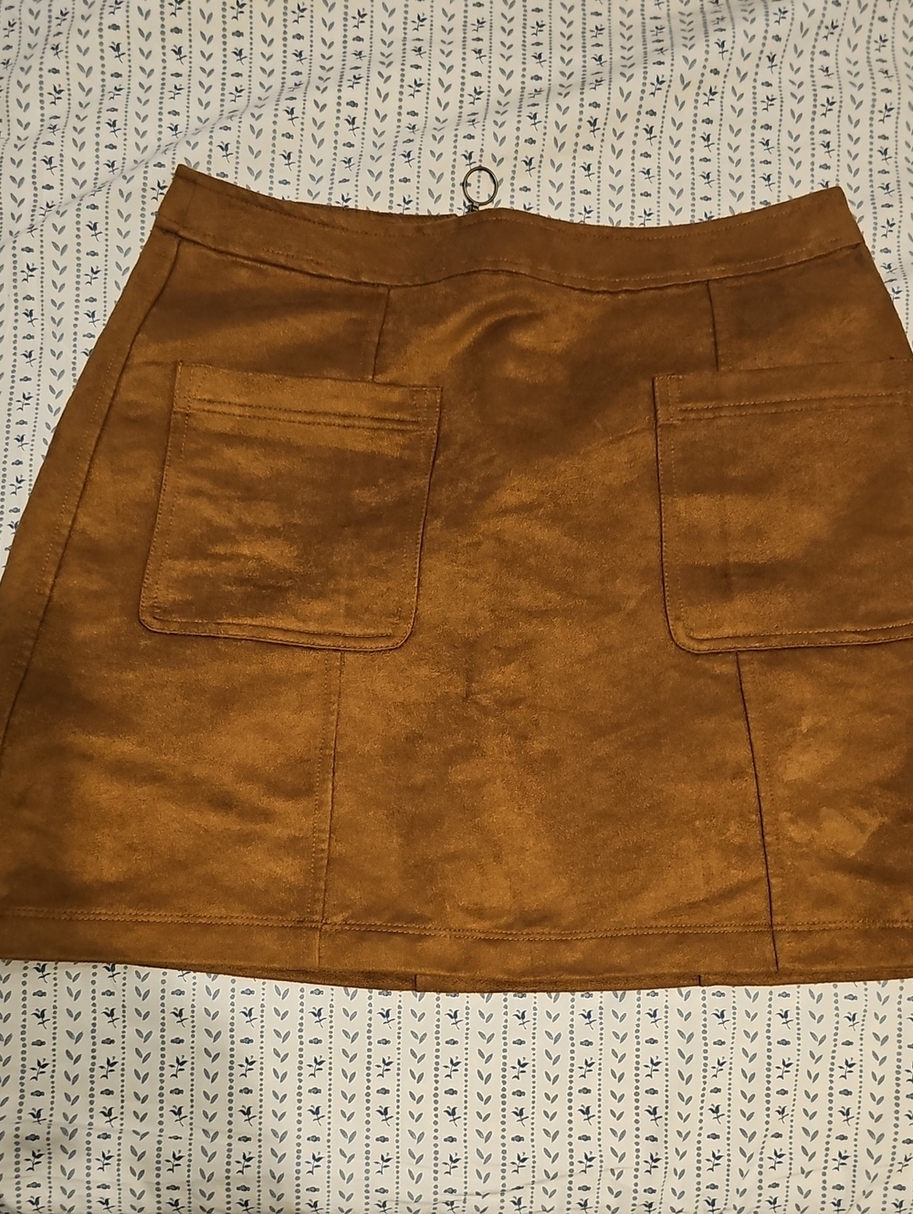Old Navy Suede-Look Pocket Mini Skirt  Brown Size 6 Women